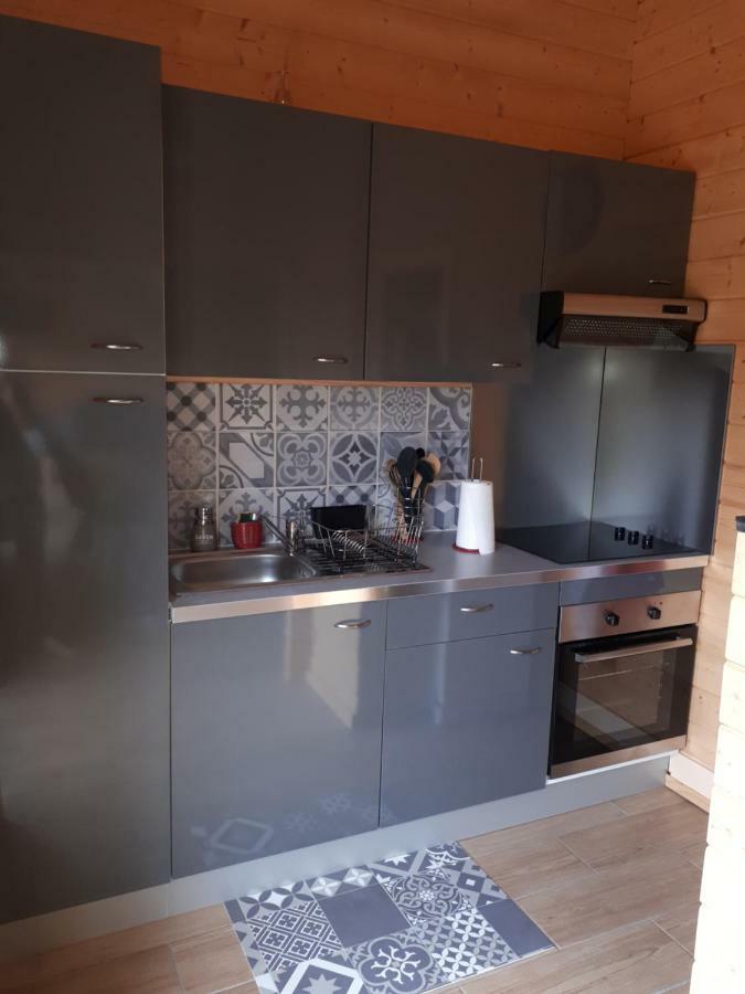 Gite Le Chalet Des Milles Et Un Chemins Castelnou Luaran gambar